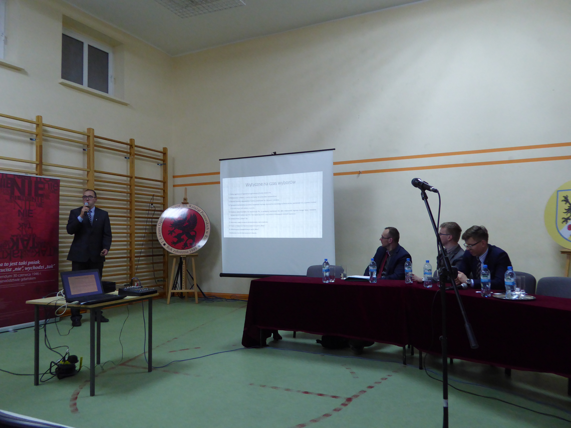 Zdjęcie do newsa Bliskie spotkania z historią najnowszą Kaszub.