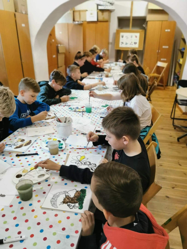 Zdjęcie do newsa W Muzeum zawsze ciekawie. Wizyta uczniów z Grzybna.