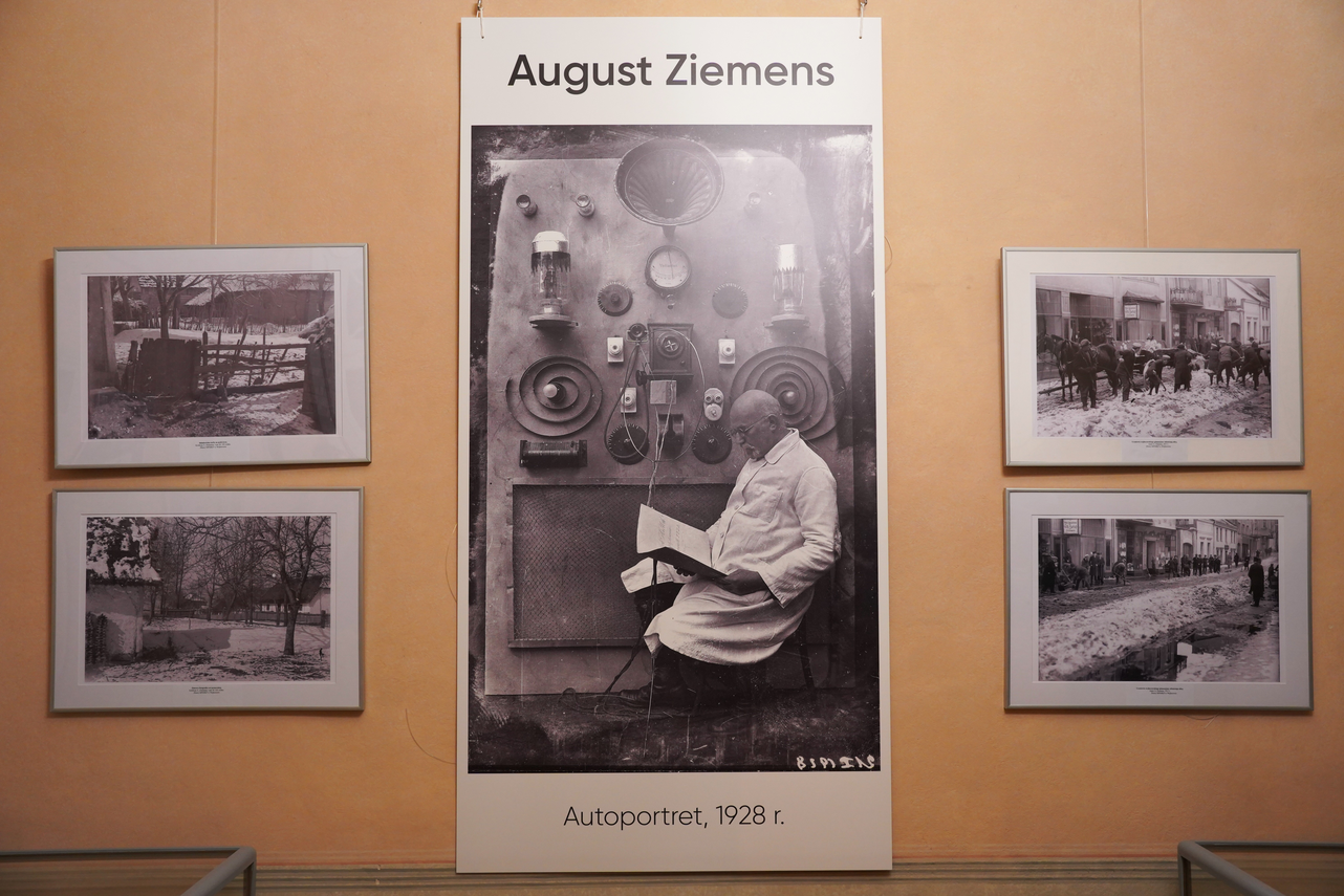 Zdjęcie do newsa Finisaż wystawy pt. „Zimowy spokój” fotografie autorstwa Augustyna Ziemensa (1867–1948)